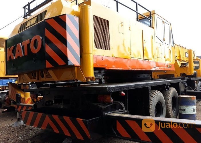 Mobile Crane Kato NK800 Kapasitas 80 Ton