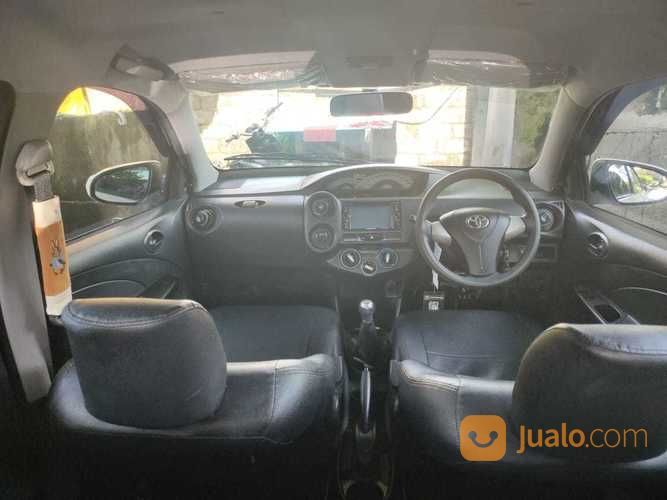 Toyota Etios Valco 2013 Manual Putih