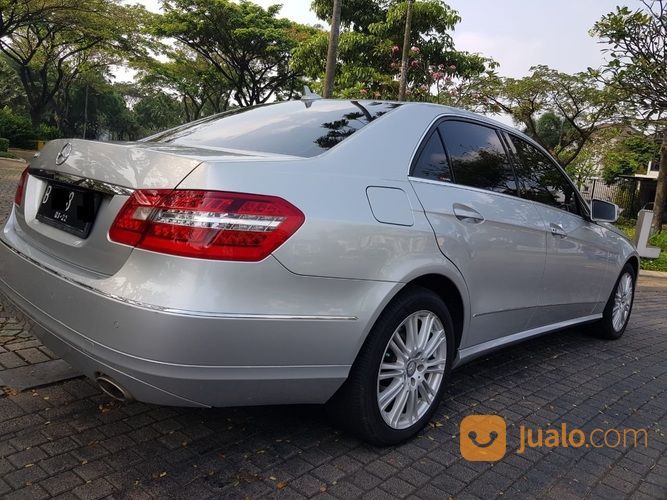 Mercedes Benz E300 AT Elegant 2011,Sedan Istimewa Untuk Pribadi Spesial