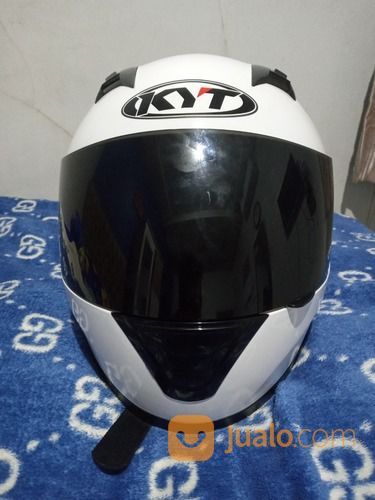 Helm KYT R10 Baru Pakai 2 Minggu