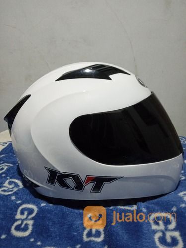 Helm KYT R10 Baru Pakai 2 Minggu