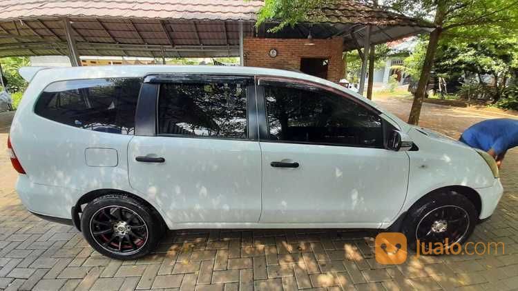 Mobil Mulus Nissan Grand Livina SV 2012 Kota Serang