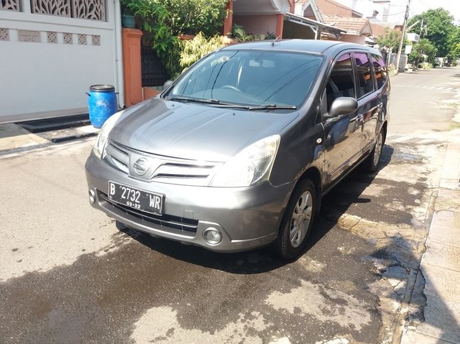 Nissan Grand Livina XV1.5 At 2012