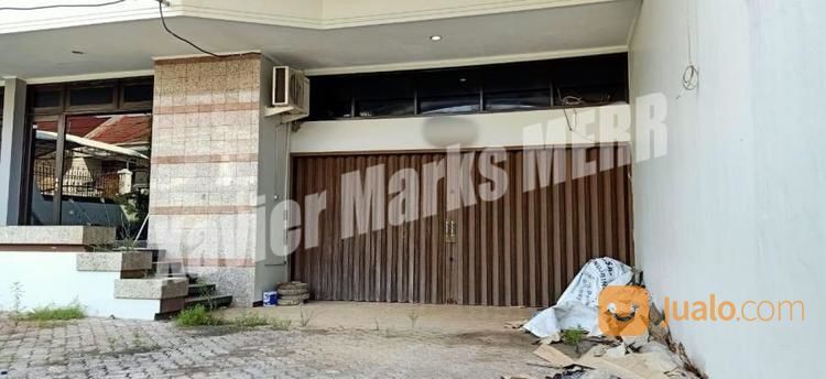 Rumah Simpang Darmo Permai Utara 2LT Siap Huni