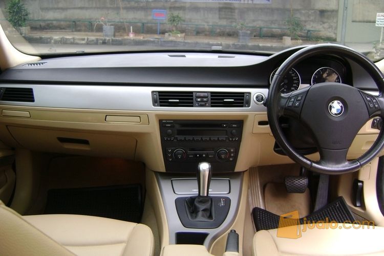 BMW 325i E90 Black on Beige Sunroof 2005