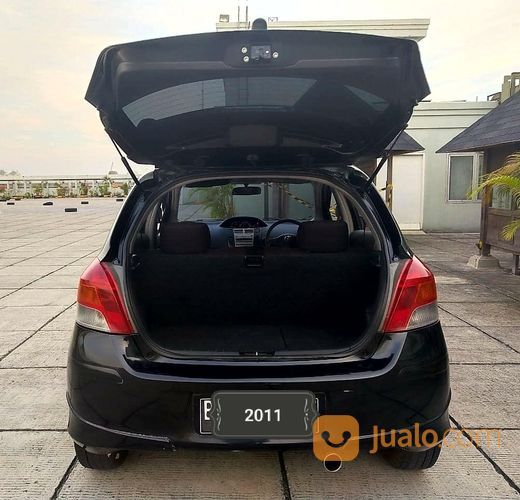 Toyota Yaris E 1.5 AT 2011 Hitam HB