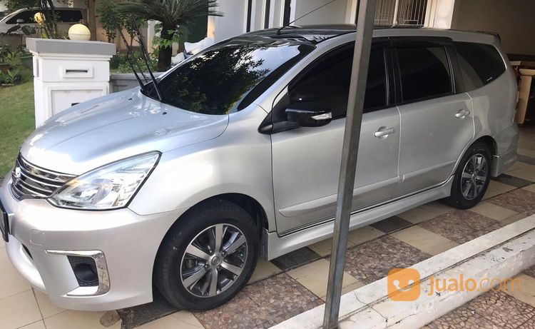 GRAND LIVINA XV 2017 MATIC