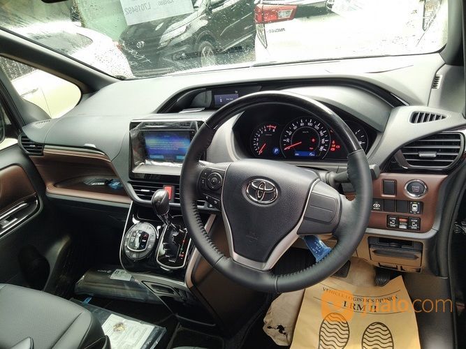 [SUPER SALE TOYOTA AGUSTUS] Toyota VOXY AUTOMATIC 2020