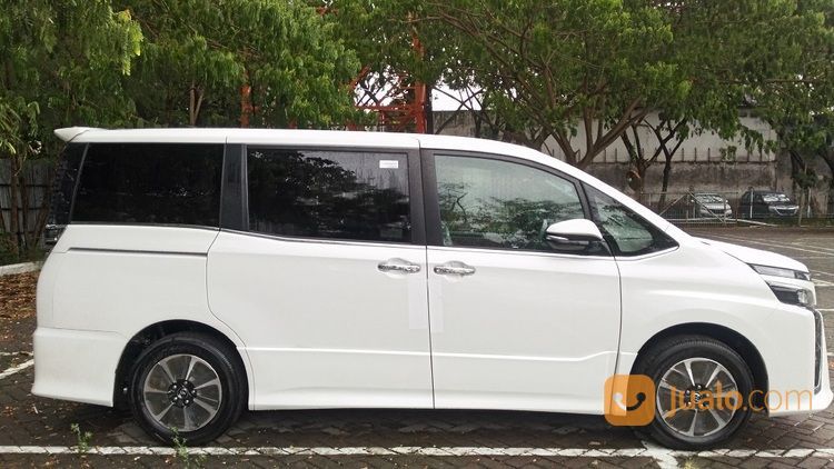 [SUPER SALE TOYOTA AGUSTUS] Toyota VOXY AUTOMATIC 2020