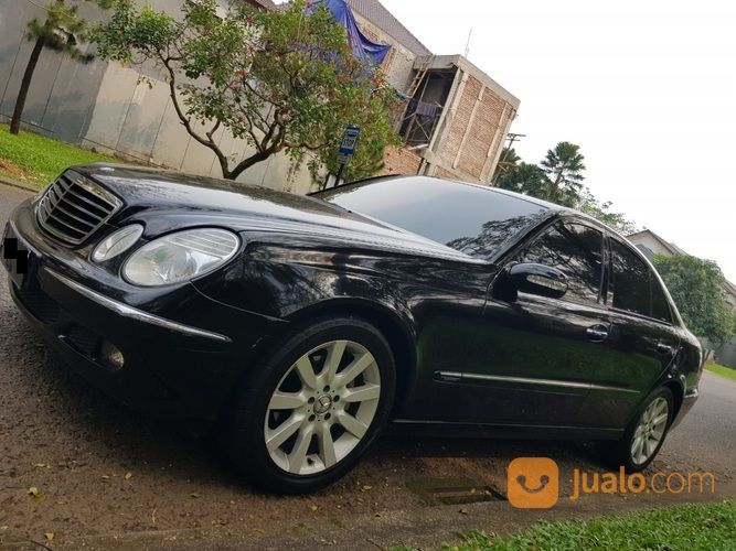 Mercedes Benz E240 AT Elegant 2005,Sedan Bergengsi Yang Memukau