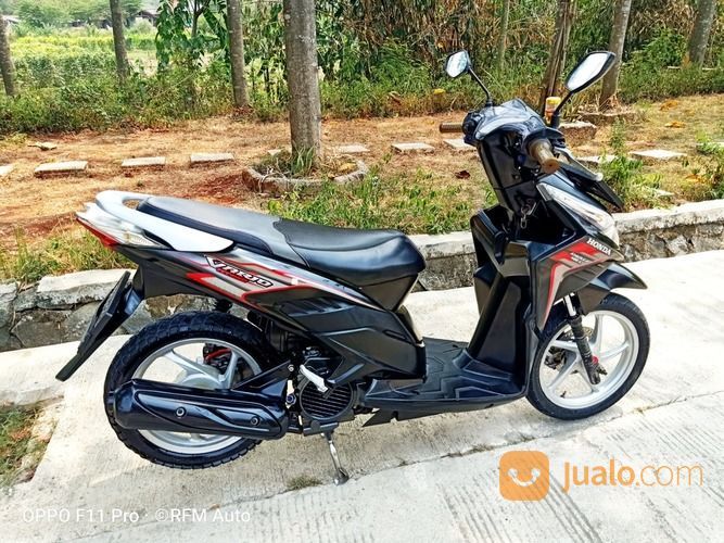 HONDA VARIO TECHNO 110 CW 2011 FULL OPTION TANGAN 1 GANTENG MAKSIMAL