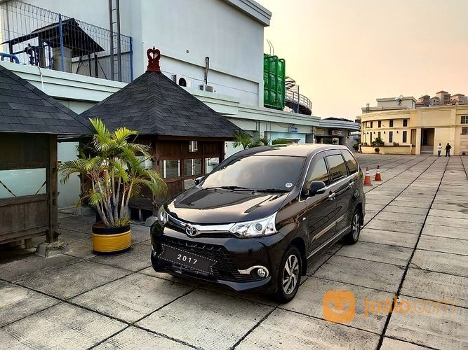 Toyota Avanza Veloz 1.5 AT 2017 Hitam Syariah