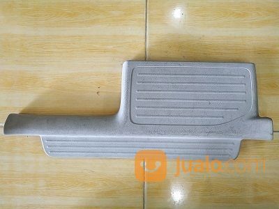 Plastik Jepit Karpet Lantai Toyota Avanza VVTi Pintu Belakang Kiri