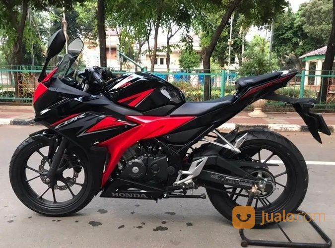 Motor Honda Cbr 150 Bersih Dan Mulus