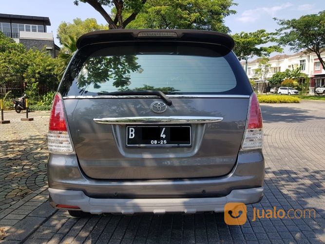 Toyota Kijang Innova 2.0 V AT Bensin 2010,Legenda Sesungguhnya