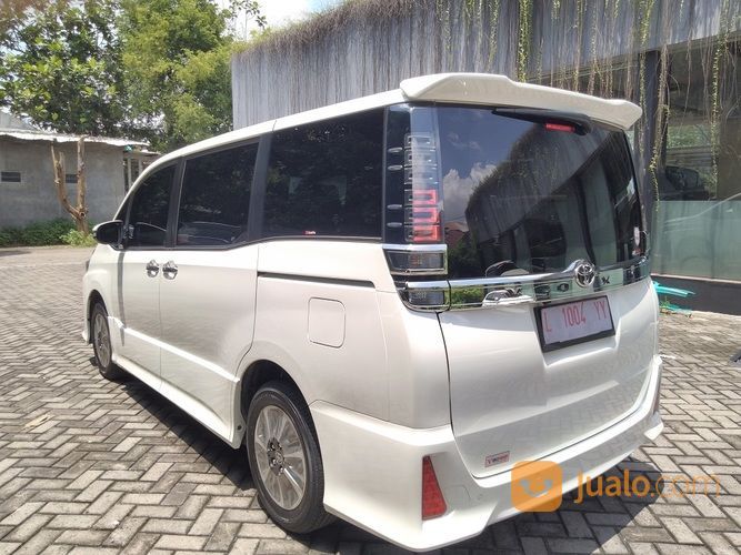 BELI DISINI LEBIH MURAH Toyota VOXY AUTOMATIC 2020