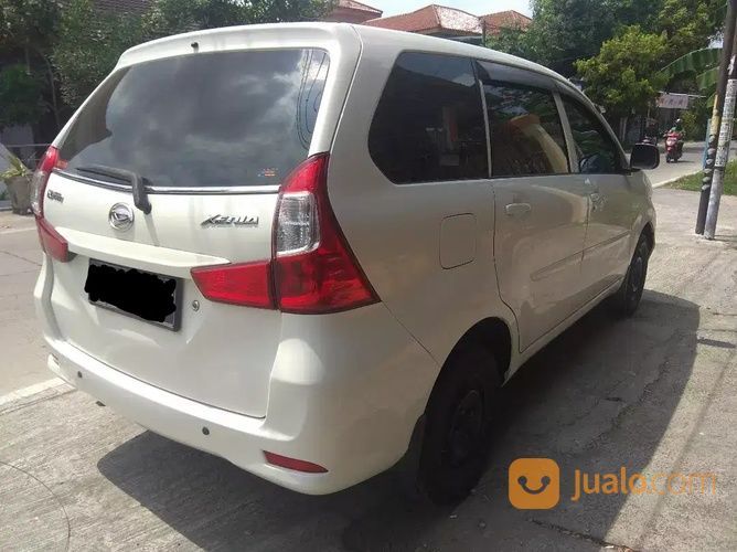 Mobil Daihatsu Xenia 2015