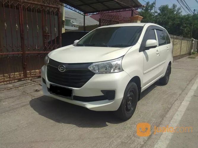 Mobil Daihatsu Xenia 2015