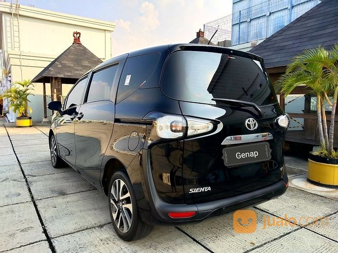 Toyota Sienta V 1.5 AT 2016 Hitam Syariah