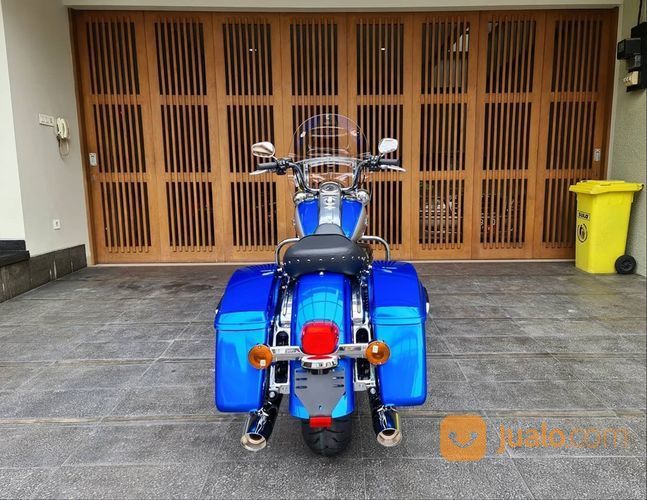 Harley Davidson Road King Tahun 2018 Warna Electric Blue