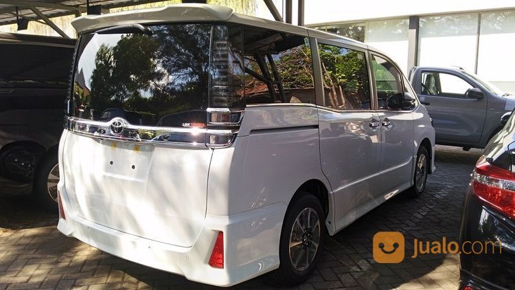 BELI MOBIL DAPAT EMAS Toyota VOXY AUTOMATIC 2020