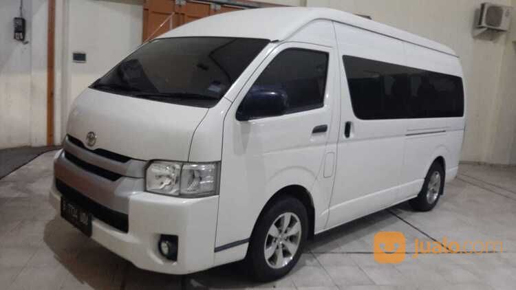 TOYOTA HIACE COMMUTER 2017 PUTIH