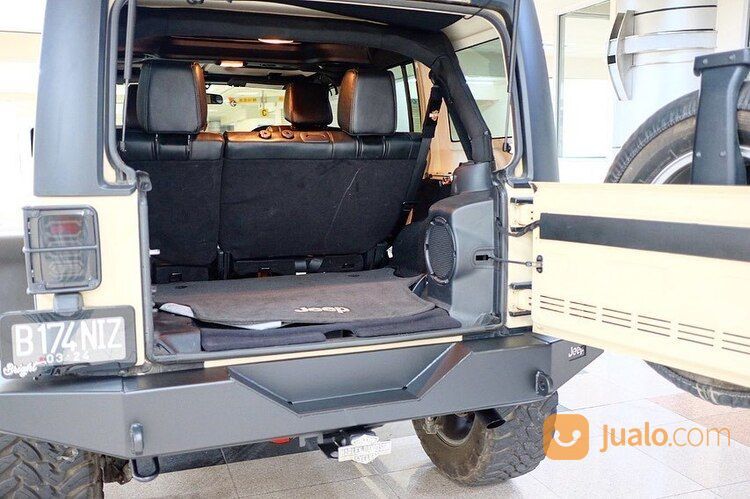 Wrangler Sahara 3.8L 2011 Full Option