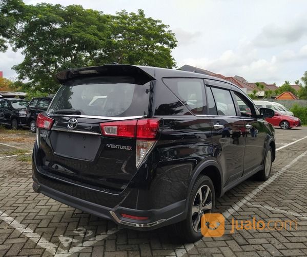 Toyota KIJANG INNOVA VENTURER 2.0 BENSIN MANUAL