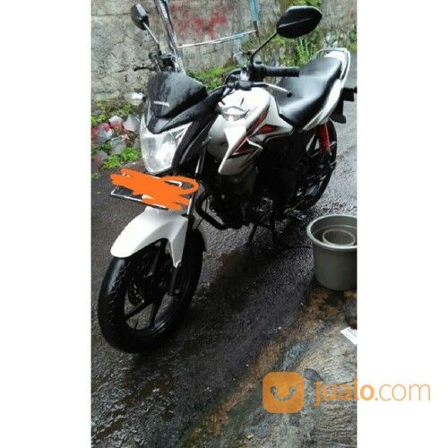 Motor Honda Verza 125 Tahun 2014 Putih