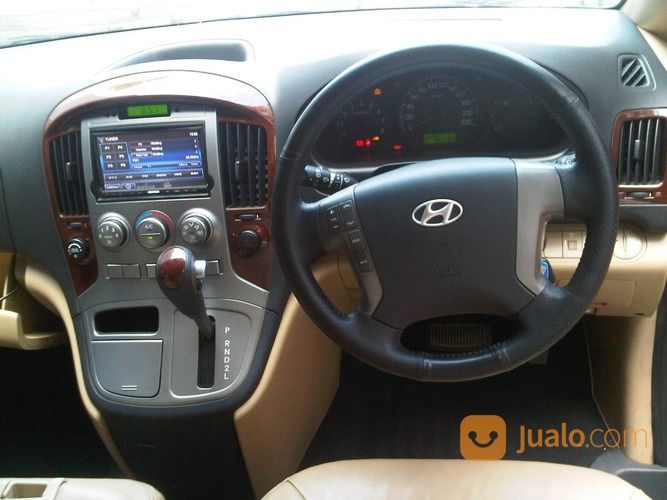 Hyundai H-1 Royale 2013 Wood Panel, Jok Electric Kamera Mundur Mewah