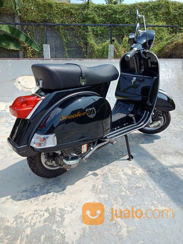 Vespa PX 150cc Hitam