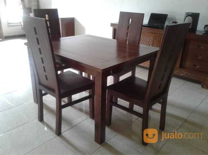 Meja Makan Finishing Melamic Istana Jati