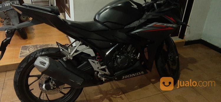 CBR 150 R 2018 Black Doff