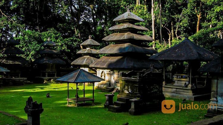 Paket Wisata Pura Tanah Lot Sunset Tour Murah