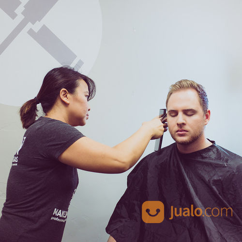 Kursus potong rambut dan make up- Denis Salon