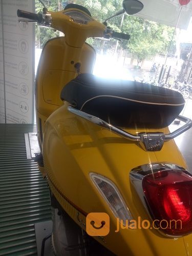 Vespa Sprint S LED 150 I Get ABS (YELLOW SOLE)