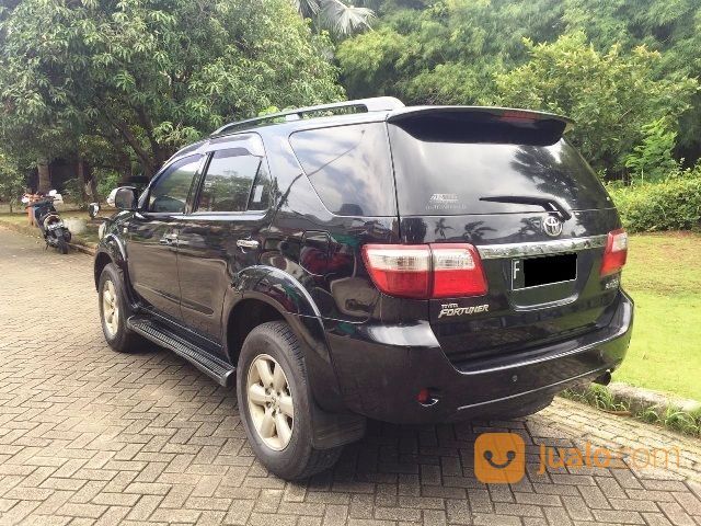 Toyota Fortuner 2.5 G Diesel Matic Thn 2010 Warna Hitam