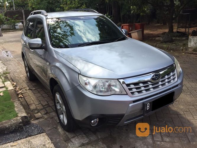 Subaru Forester Turbo Matic Thn 2012 Warna Abu-Abu Metalik