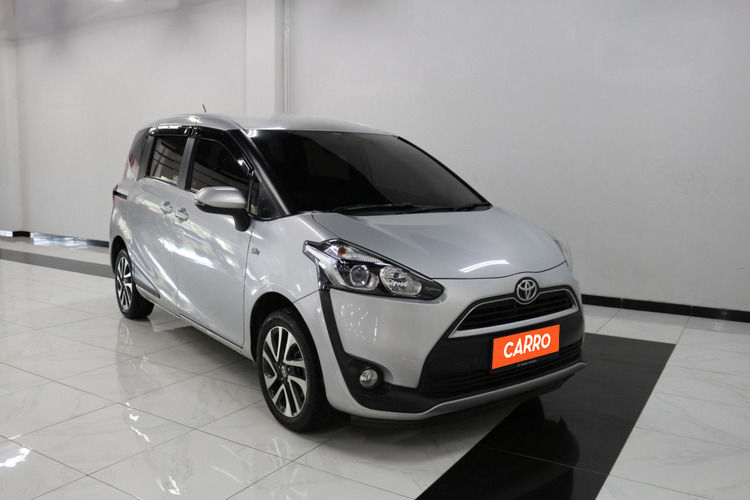 Toyota Sienta V MT 2016 Silver