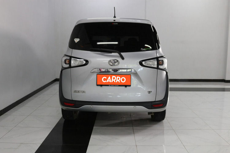 Toyota Sienta V MT 2016 Silver