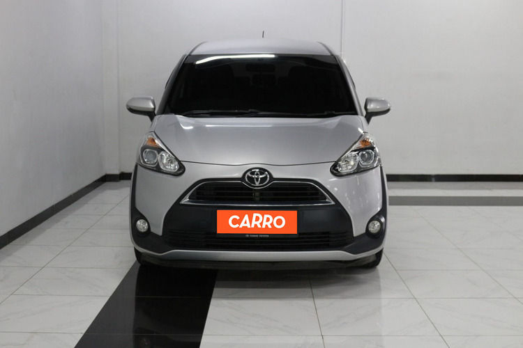 Toyota Sienta V MT 2016 Silver