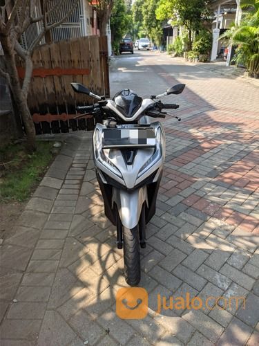 Sepeda Motor Honda Vario 150 Cc 2018 Silver/Abu - Abu