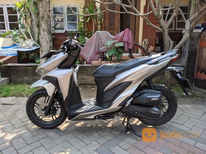 Sepeda Motor Honda Vario 150 Cc 2018 Silver/Abu - Abu