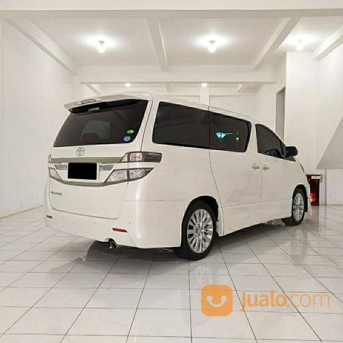 Toyota Vellfire 2,4 A/T Putih