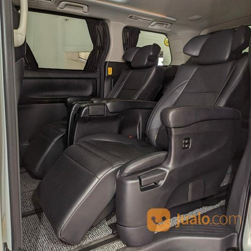 Toyota Vellfire 2,4 A/T Putih