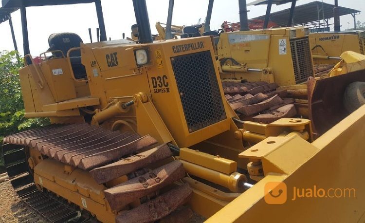 Bulldozer Caterpillar D3C Seri II