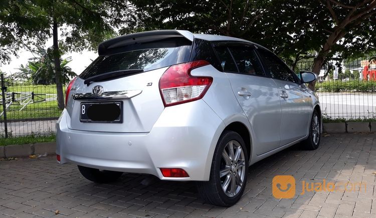 Toyota Yaris G Manual 2015 Silver Tgn 01 TERAWAT