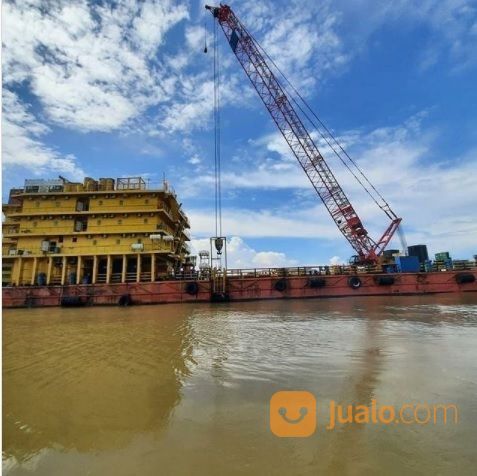 CRANE BARGE Dan HOPER Kalimantan Timur Indonesia