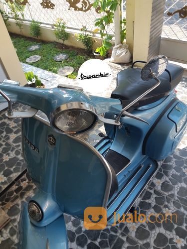 Vespa Super 74 Awal Kepala Bulat