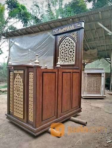 Mimbar Khutbah Masjid Model Minimalis di Kota Bandung, Jawa Barat